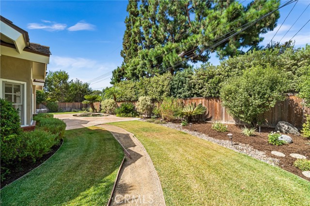 13361 Kootenay, North Tustin CA: https://media.crmls.org/medias/c2475afb-7d94-4d5e-92e7-786c4a80e31b.jpg
