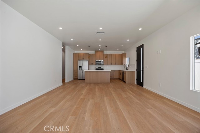 Detail Gallery Image 6 of 19 For 21824 Cohasset St, Canoga Park,  CA 91303 - 3 Beds | 2 Baths