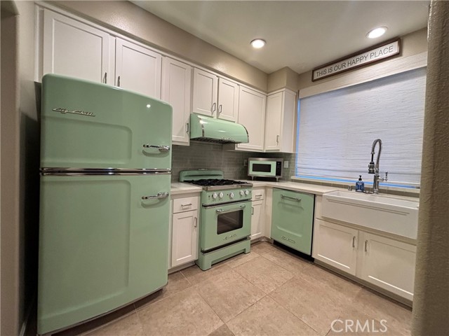 Detail Gallery Image 12 of 39 For 190 via Vicini, Rancho Santa Margarita,  CA 92688 - 3 Beds | 2/1 Baths