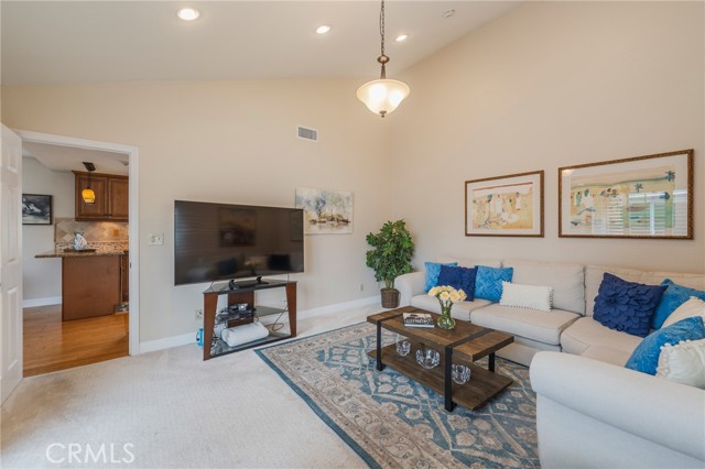 Detail Gallery Image 11 of 43 For 622 N Guadalupe Ave #B,  Redondo Beach,  CA 90277 - 3 Beds | 2/1 Baths