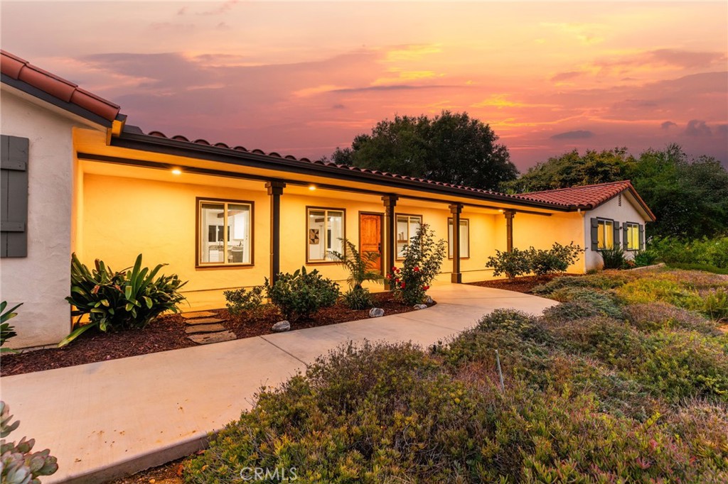 1671 Joshua Tree Lane