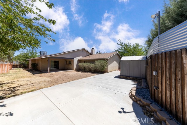14734 Melbourne Avenue, Hesperia CA: https://media.crmls.org/medias/c24acf9b-f88c-42eb-a535-96a2adc47611.jpg