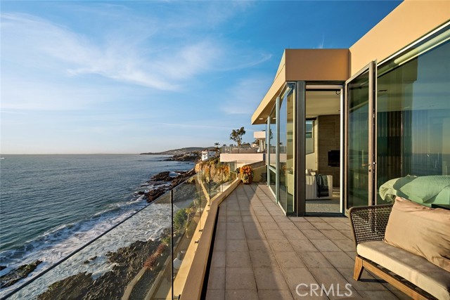 Detail Gallery Image 44 of 75 For 2665 Victoria Dr, Laguna Beach,  CA 92651 - 5 Beds | 4/2 Baths