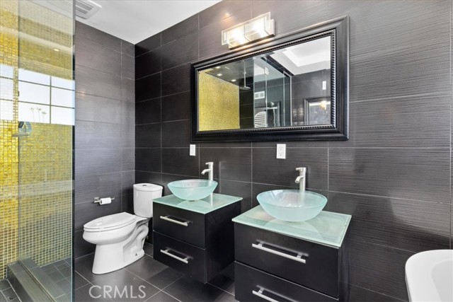 Detail Gallery Image 15 of 32 For 14234 Dickens St #7,  Sherman Oaks,  CA 91423 - 3 Beds | 2/1 Baths