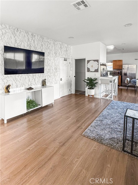 Detail Gallery Image 5 of 45 For 1519 W 37th Pl, Los Angeles,  CA 90018 - 3 Beds | 2/1 Baths