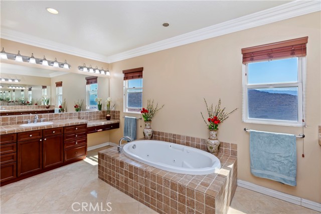 Image 4 of 56 For 15487 Skyridge Drive