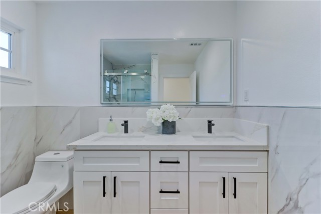 11428 Snowdrop Avenue, Fountain Valley CA: https://media.crmls.org/medias/c24ca71d-2112-41ec-8966-e7f0da1ffc5f.jpg