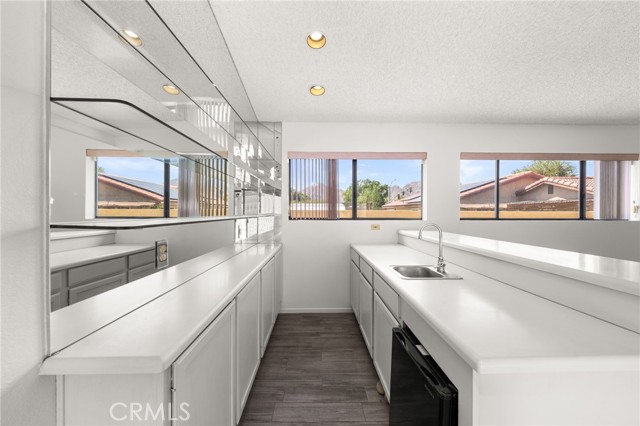 Detail Gallery Image 7 of 25 For 43922 Warner Trl, Palm Desert,  CA 92211 - 3 Beds | 2/1 Baths