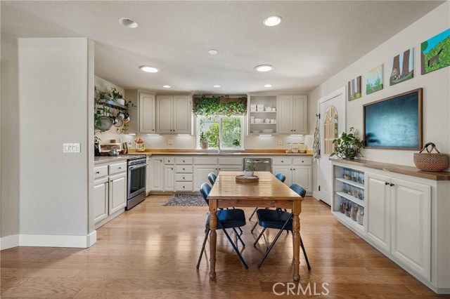 Detail Gallery Image 17 of 51 For 21425 Valley Oak Dr, Middletown,  CA 95461 - 3 Beds | 2/1 Baths