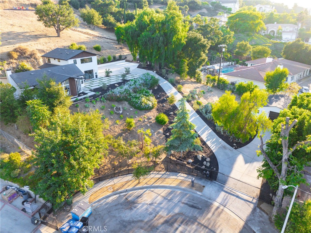 https://media.crmls.org/medias/c24d84d0-db1f-4a22-945a-3f4008baaf1c.jpg?preset=X-Large