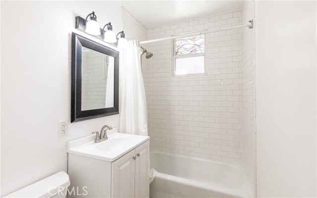 7441 Sylvia Avenue, Reseda CA: https://media.crmls.org/medias/c24dc208-9d1d-4ae5-8801-00026324680c.jpg
