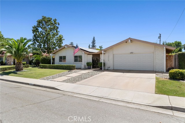 Detail Gallery Image 3 of 60 For 2924 Elm St, Bakersfield,  CA 93301 - 4 Beds | 2 Baths