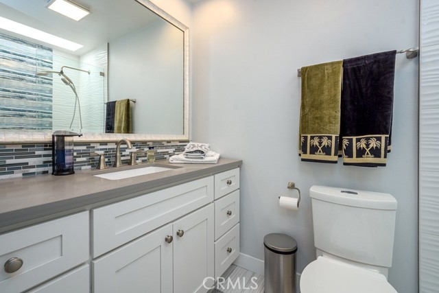 4073 Aladdin Drive, Huntington Beach CA: https://media.crmls.org/medias/c24f02ea-abb2-4afc-a8ff-b6ed93be0b92.jpg