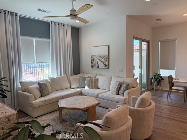 Detail Gallery Image 3 of 35 For 11907 Greenpeak St, Corona,  CA 92883 - 2 Beds | 2 Baths