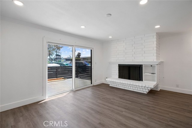 207 28th Street, Newport Beach CA: https://media.crmls.org/medias/c24f6843-2e9b-4241-80d3-d626bb12e05a.jpg