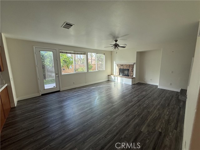 Detail Gallery Image 3 of 14 For 13902 Star Ruby Ave, Corona,  CA 92880 - 6 Beds | 4/1 Baths