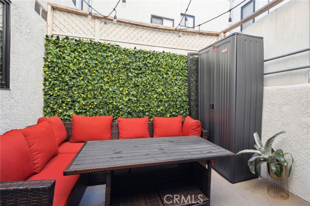 301 W Loraine Street, Glendale CA: https://media.crmls.org/medias/c2512c60-03aa-476c-8624-f08e54f33192.jpg