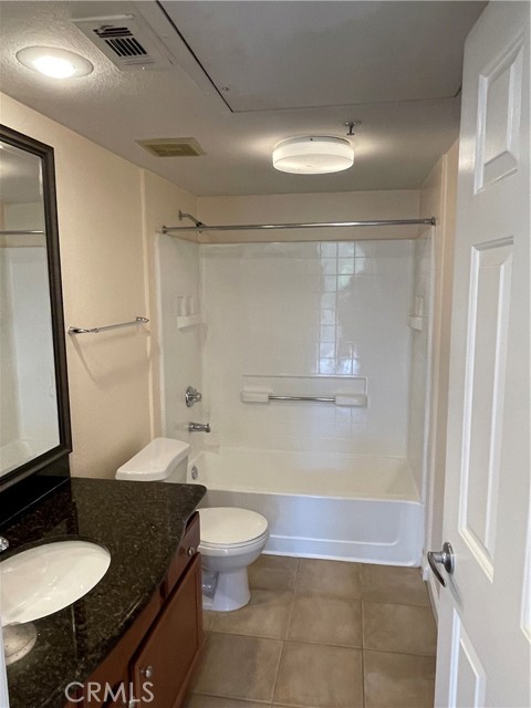 Detail Gallery Image 22 of 56 For 1965 Las Colinas Cir #308,  Corona,  CA 92879 - 2 Beds | 2 Baths