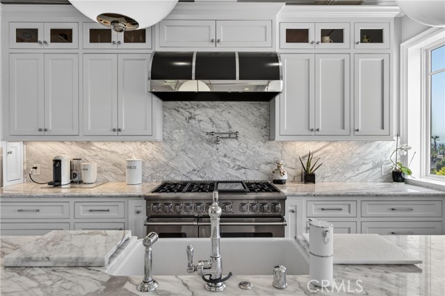 Detail Gallery Image 24 of 74 For 405 Blumont St, Laguna Beach,  CA 92651 - 5 Beds | 6/1 Baths