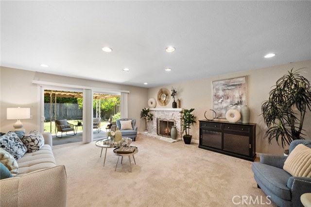 18452 Tamarind Street, Fountain Valley CA: https://media.crmls.org/medias/c252164e-9a3d-4eb3-aef8-24327e88862c.jpg