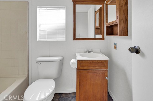 Detail Gallery Image 19 of 27 For 16473 Green Tree Bld, Victorville,  CA 92395 - 2 Beds | 2 Baths