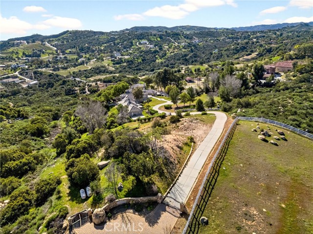 Detail Gallery Image 2 of 49 For 37840 via Majorca, Murrieta,  CA 92562 - 7 Beds | 4/1 Baths