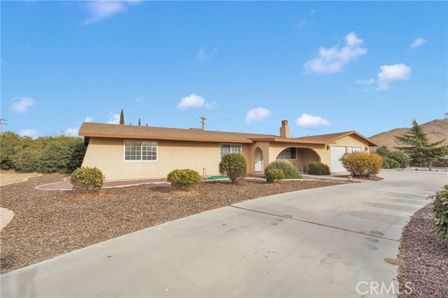 Detail Gallery Image 3 of 36 For 16403 Wintun Rd, Apple Valley,  CA 92307 - 3 Beds | 2 Baths