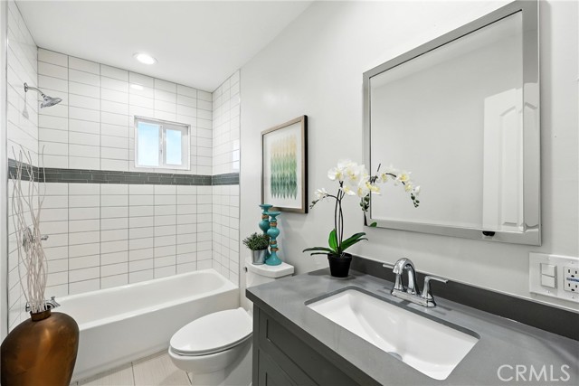 Detail Gallery Image 18 of 44 For 15605 Kervin Ave, Paramount,  CA 90723 - 4 Beds | 2 Baths