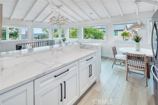 Detail Gallery Image 24 of 40 For 410 Acacia, Corona Del Mar,  CA 92625 - 2 Beds | 2 Baths