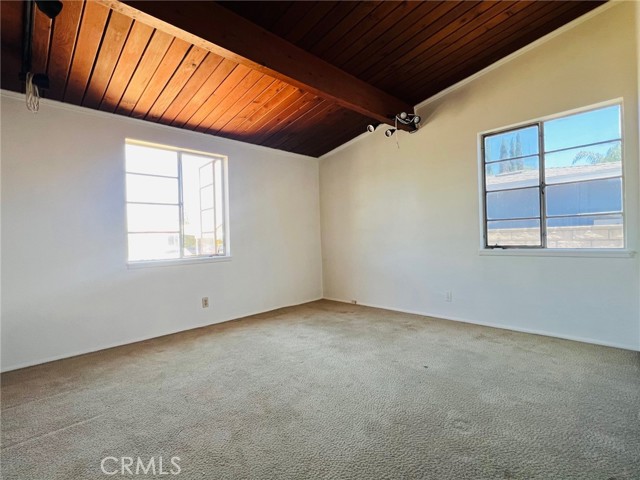 8165 Mammoth Avenue, Panorama City CA: https://media.crmls.org/medias/c253ab15-c41d-4455-92e2-da690999af8d.jpg