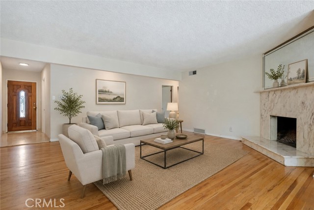 6217 Van Noord Avenue photo 5