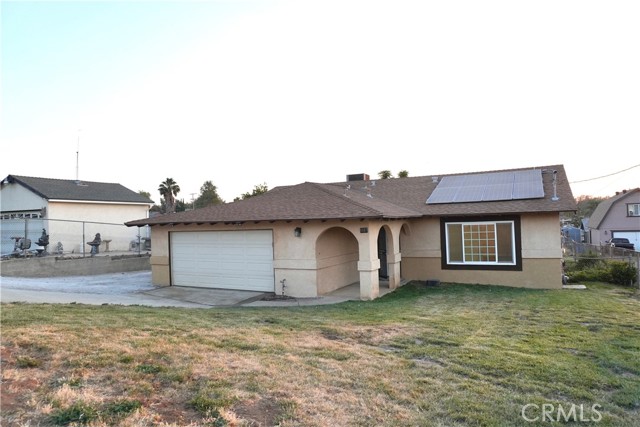 5187 Cedar Street, Jurupa Valley CA: https://media.crmls.org/medias/c2541d57-942b-4368-a607-c2cca22544f6.jpg