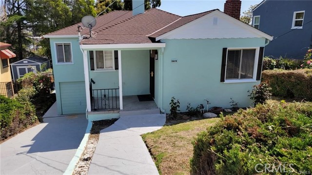 2702 99th Avenue, Oakland CA: https://media.crmls.org/medias/c2542e4e-1511-4341-82f6-c51295991472.jpg
