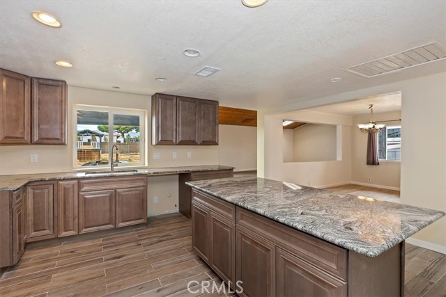 Detail Gallery Image 12 of 27 For 22315 Tehama Rd, Apple Valley,  CA 92308 - 3 Beds | 2 Baths