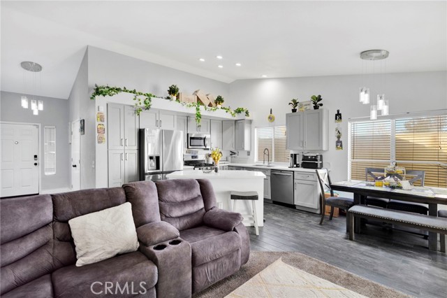 Detail Gallery Image 12 of 37 For 12889 Gifford, Victorville,  CA 92392 - 3 Beds | 2 Baths