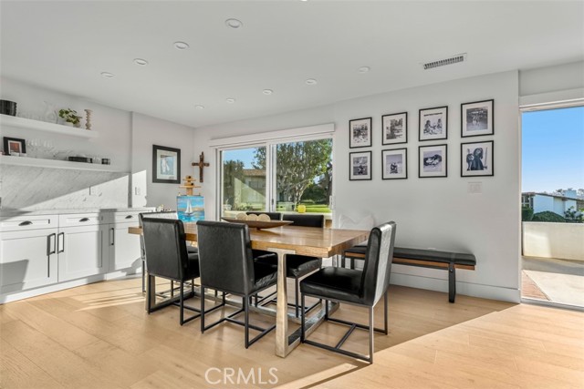 Detail Gallery Image 11 of 27 For 2111 Vista Entrada, Newport Beach,  CA 92660 - 3 Beds | 2/1 Baths