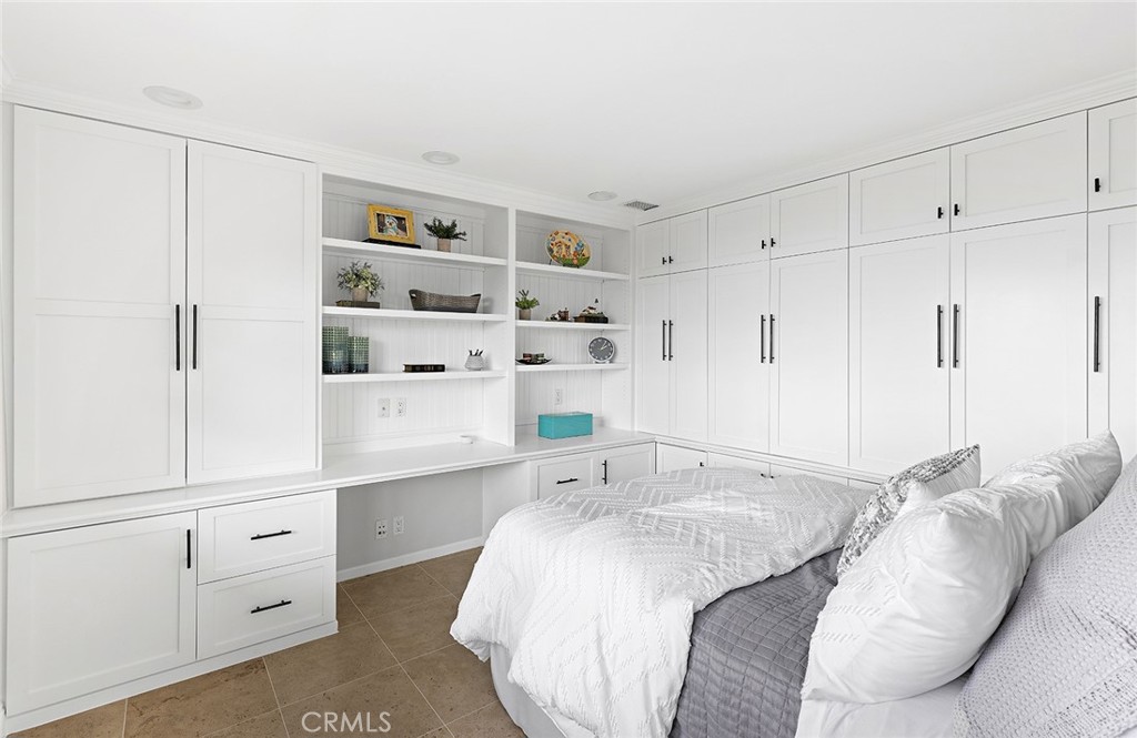 905 Canyon View Drive