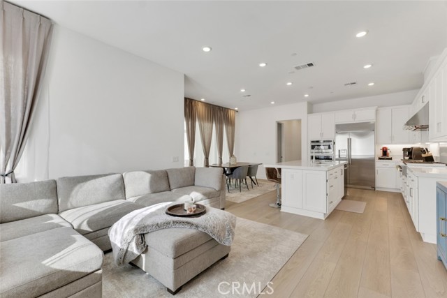 Detail Gallery Image 9 of 53 For 26712 Afton Ln, Valencia,  CA 91381 - 4 Beds | 3/1 Baths