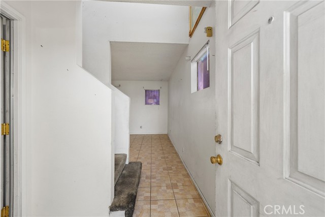 Detail Gallery Image 4 of 36 For 1197 E 9th St #4,  Pomona,  CA 91766 - 3 Beds | 2 Baths