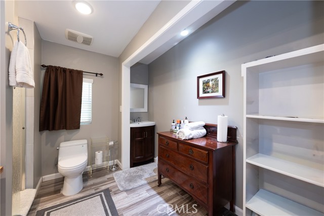 Detail Gallery Image 24 of 27 For 4182 Greenbush, Sherman Oaks,  CA 91423 - 3 Beds | 2 Baths