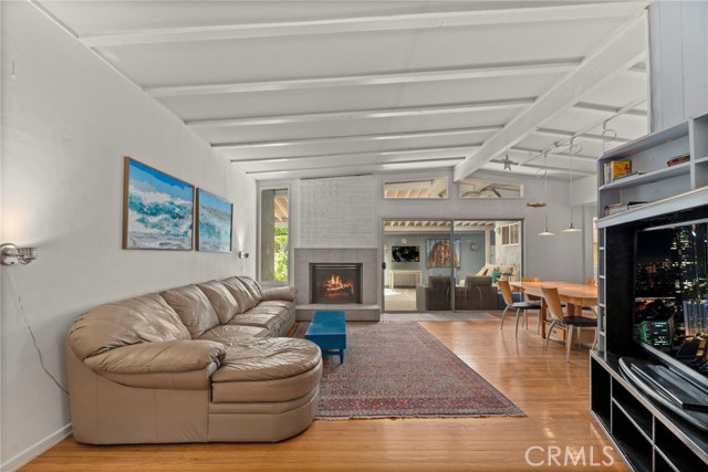 Detail Gallery Image 7 of 37 For 17156 Bullock St, Encino,  CA 91316 - 3 Beds | 2 Baths