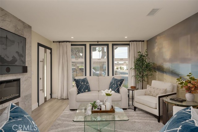 Detail Gallery Image 3 of 19 For 21142 Surfwood, Huntington Beach,  CA 92646 - 2 Beds | 1 Baths