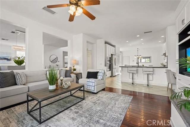 Detail Gallery Image 29 of 71 For 22601 Gault St, West Hills,  CA 91307 - 5 Beds | 3 Baths
