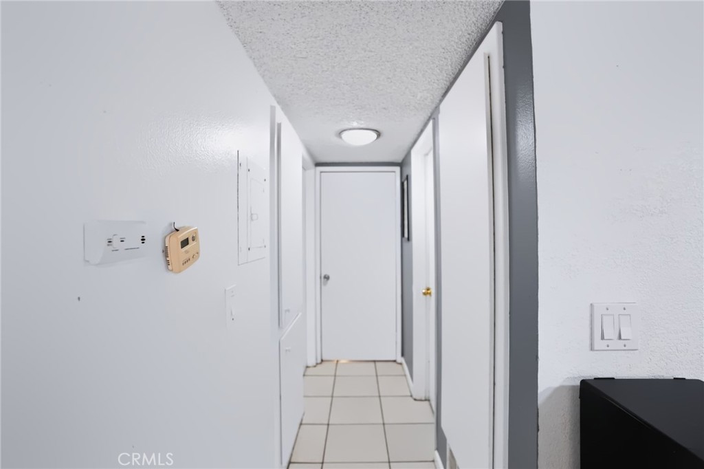 https://media.crmls.org/medias/c2586ce0-64d9-4382-85f6-11ec1e4c2dbc.jpg?preset=X-Large