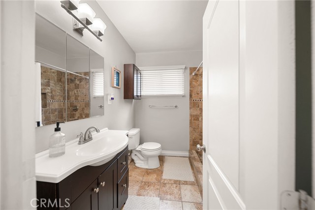 22353 Roscoe Boulevard, West Hills CA: https://media.crmls.org/medias/c258b7a5-ab48-48c8-bf5f-3b43705b828e.jpg