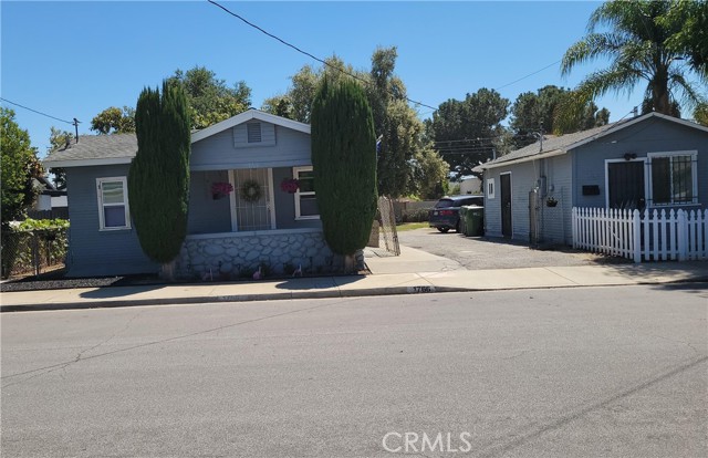 Detail Gallery Image 1 of 1 For 1766 1st St, La Verne,  CA 91750 - 2 Beds | 1 Baths