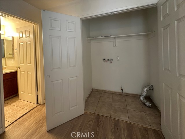 Detail Gallery Image 13 of 16 For 886 S Dudley St #L,  Pomona,  CA 91766 - 2 Beds | 1/1 Baths
