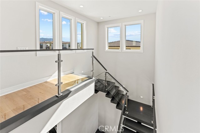 Detail Gallery Image 46 of 56 For 209 Stage, Irvine,  CA 92618 - 5 Beds | 5 Baths