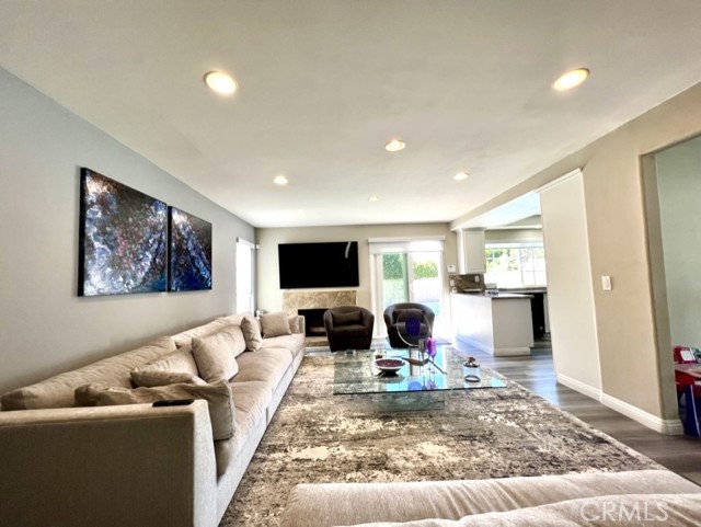 7 Hancock, Irvine CA: https://media.crmls.org/medias/c25a16fd-7e47-4eb7-9d87-47abb9883003.jpg