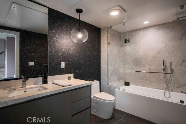 Detail Gallery Image 8 of 17 For 380 Cordova St #105,  Pasadena,  CA 91101 - 2 Beds | 2/1 Baths
